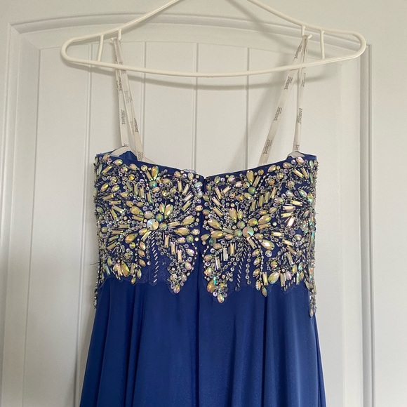 Tony Bowls Grad Dress - Picture 10 of 10